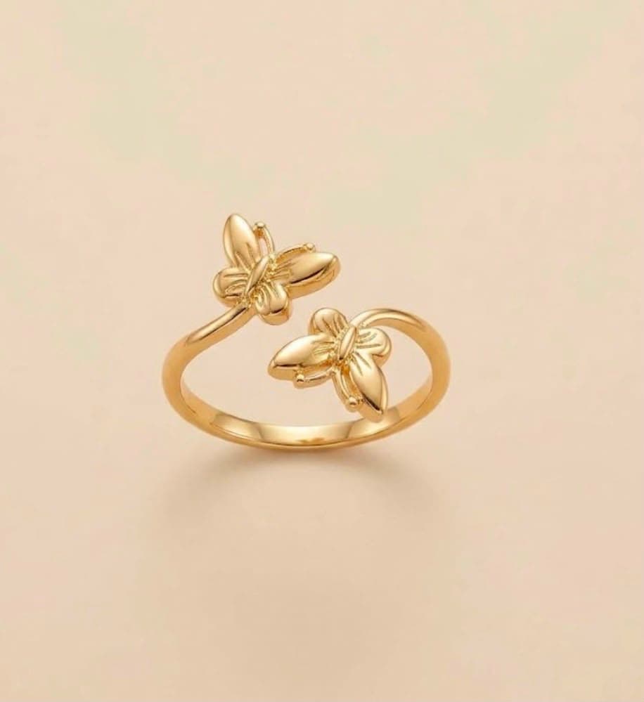 Butterfly adjustable ring