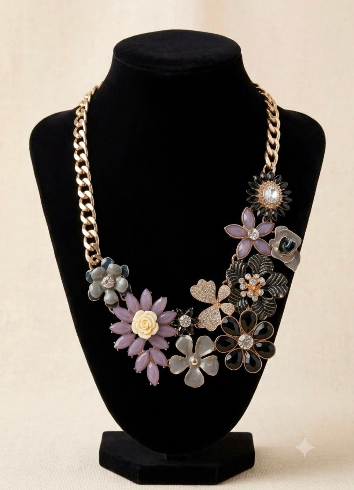 Vintage floral neckpiece