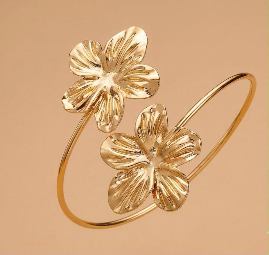 Flower minimal gold armcuff